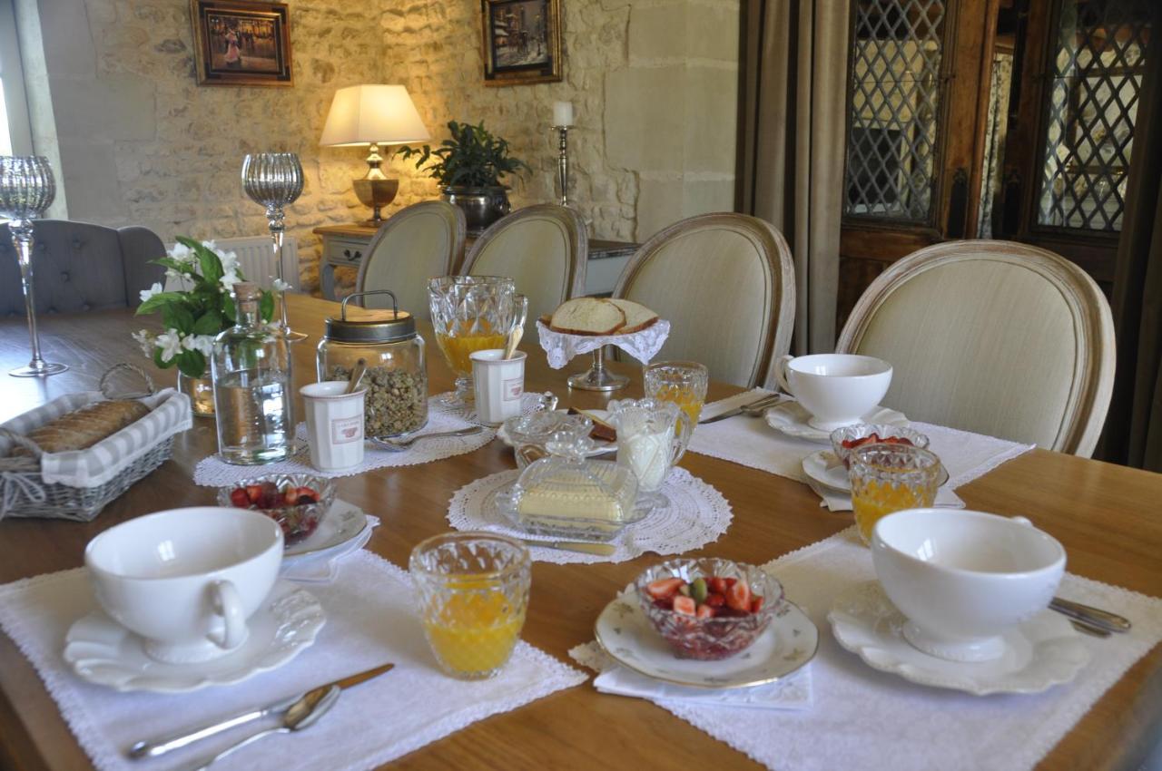 La Ferme Blanche Bed and Breakfast Cussay Esterno foto